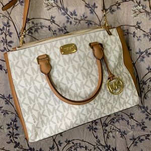 MICHAEL KORS SATCHEL BAG